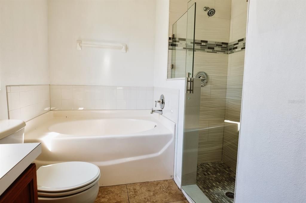 En Venta: $335,000 (4 camas, 2 baños, 1544 Pies cuadrados)