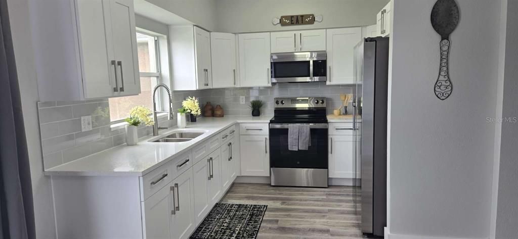 For Sale: $379,600 (4 beds, 2 baths, 2422 Square Feet)