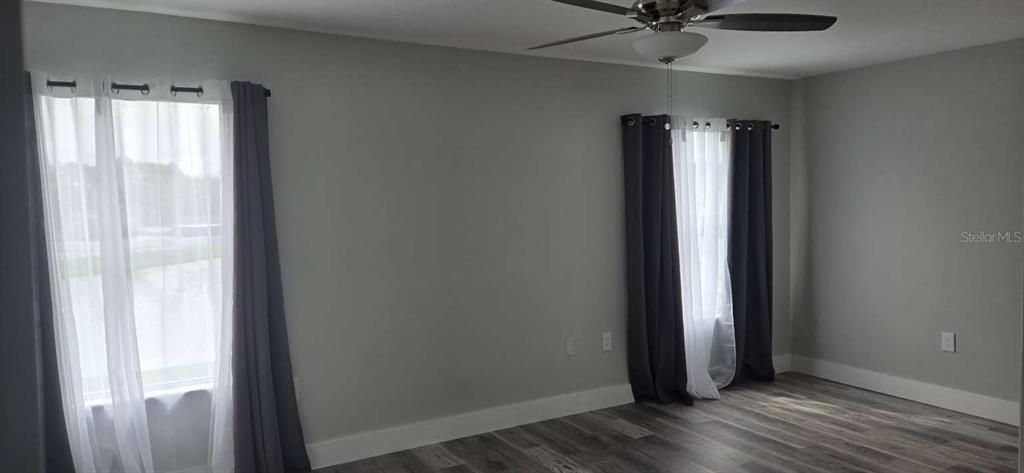 For Sale: $379,600 (4 beds, 2 baths, 2422 Square Feet)