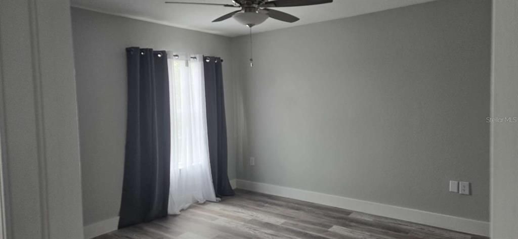 For Sale: $379,600 (4 beds, 2 baths, 2422 Square Feet)
