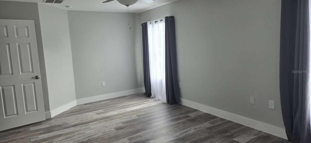 For Sale: $379,600 (4 beds, 2 baths, 2422 Square Feet)