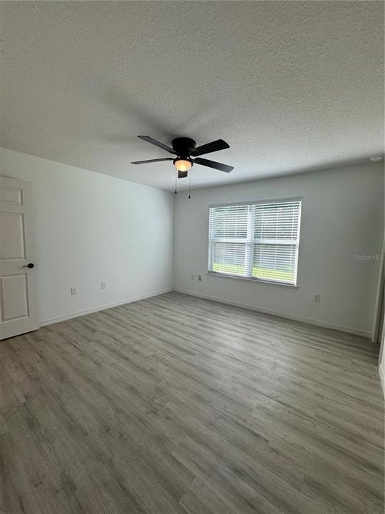 En Venta: $240,000 (3 camas, 2 baños, 1252 Pies cuadrados)