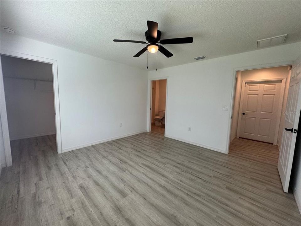 En Venta: $240,000 (3 camas, 2 baños, 1252 Pies cuadrados)