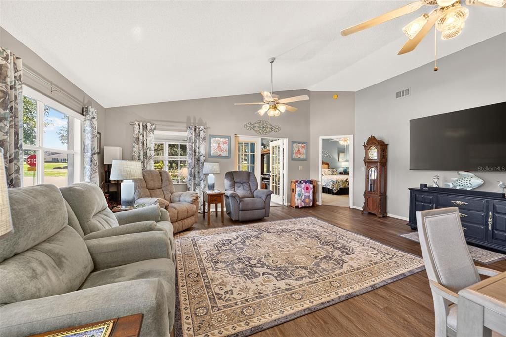 For Sale: $219,900 (2 beds, 2 baths, 1621 Square Feet)