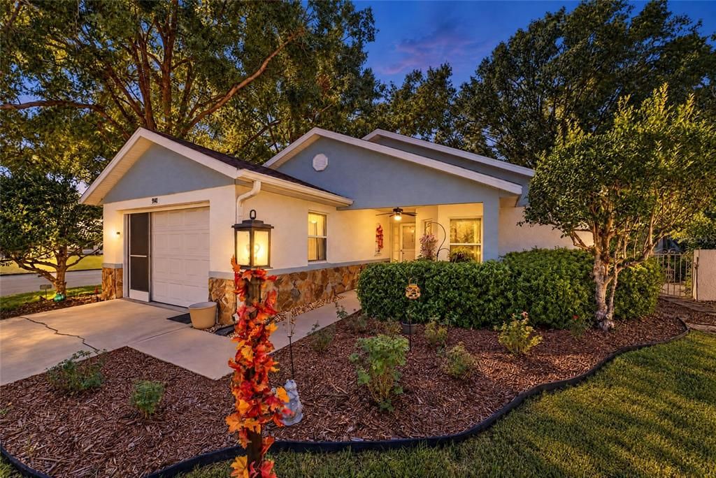 For Sale: $219,900 (2 beds, 2 baths, 1621 Square Feet)