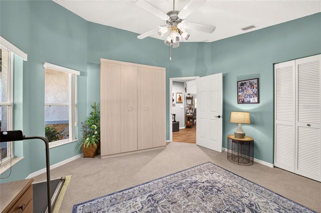For Sale: $219,900 (2 beds, 2 baths, 1621 Square Feet)