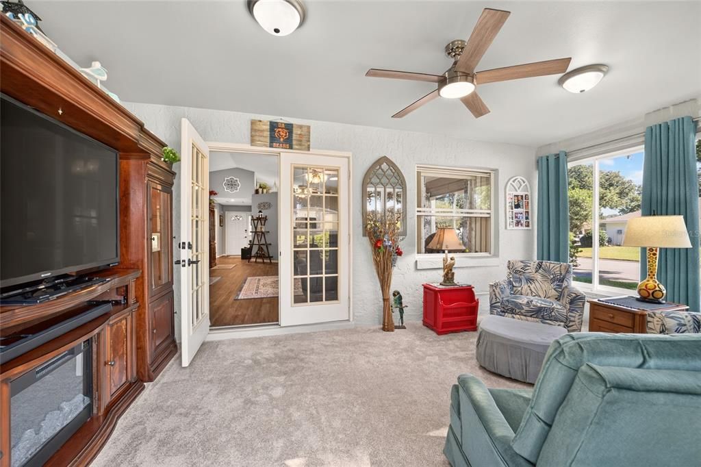 For Sale: $219,900 (2 beds, 2 baths, 1621 Square Feet)