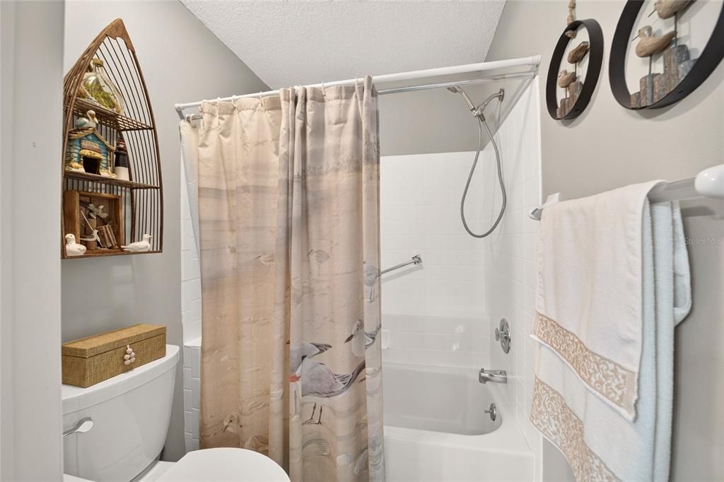 For Sale: $219,900 (2 beds, 2 baths, 1621 Square Feet)