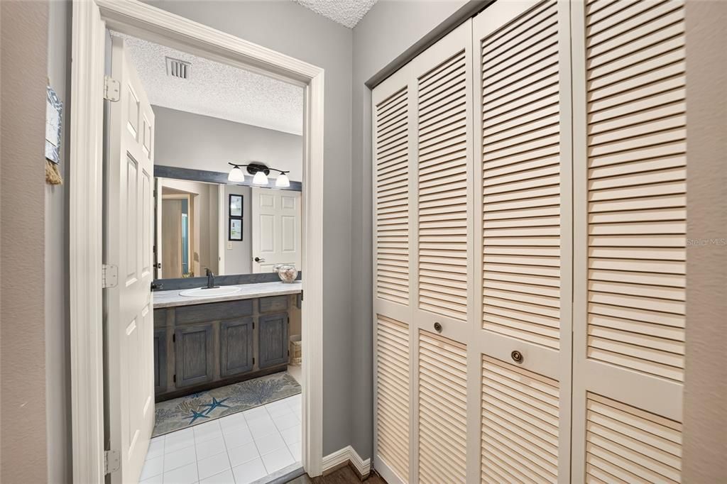 For Sale: $219,900 (2 beds, 2 baths, 1621 Square Feet)