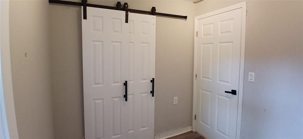 For Sale: $212,000 (3 beds, 1 baths, 724 Square Feet)