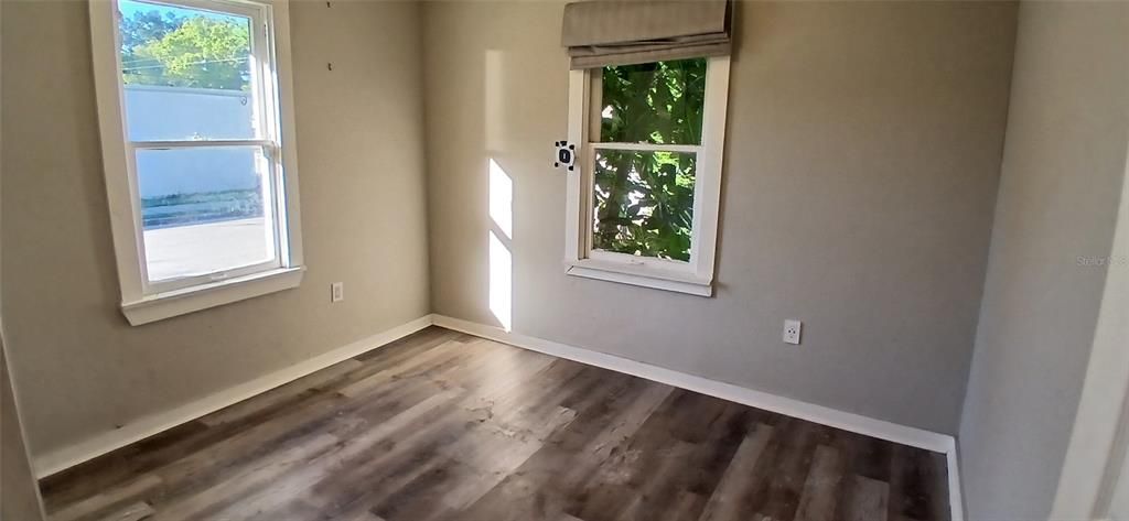 For Sale: $212,000 (3 beds, 1 baths, 724 Square Feet)