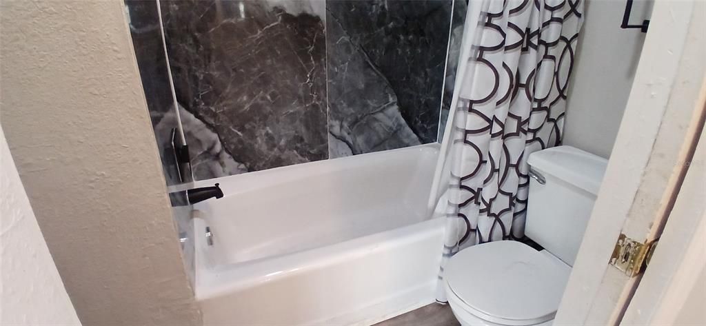 For Sale: $212,000 (3 beds, 1 baths, 724 Square Feet)