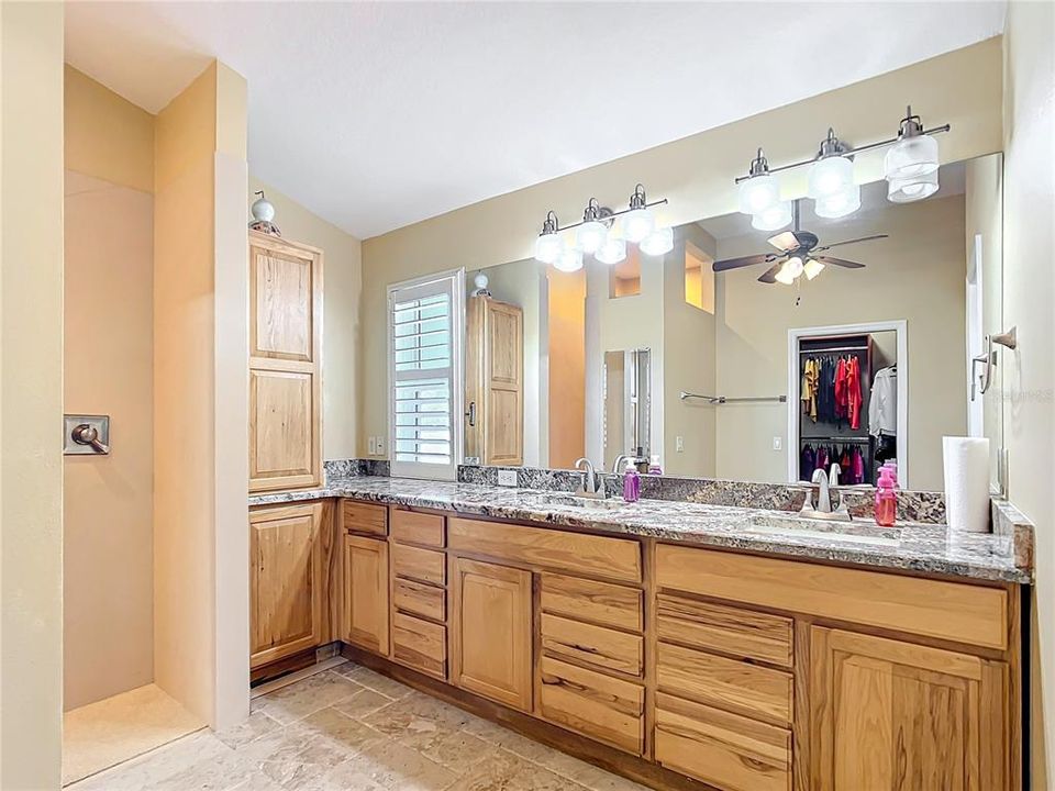 For Sale: $2,550,000 (4 beds, 4 baths, 3504 Square Feet)