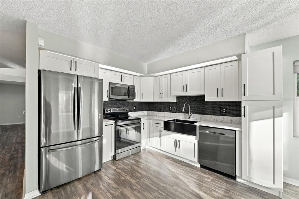 На продажу: $368,500 (3 спален, 2 ванн, 1593 Квадратных фут)