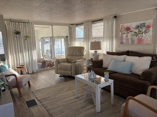 En Venta: $249,500 (2 camas, 1 baños, 625 Pies cuadrados)