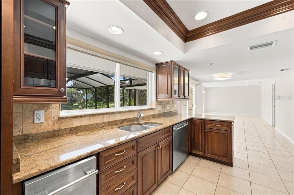 En Venta: $875,000 (5 camas, 3 baños, 2494 Pies cuadrados)