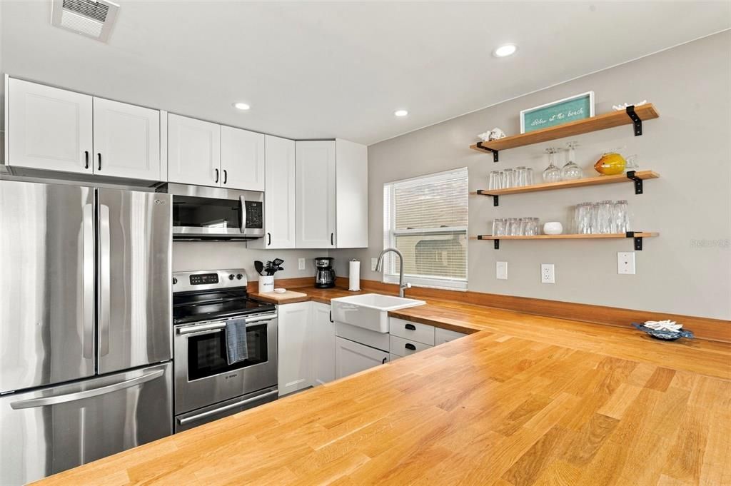 For Sale: $1,450,000 (4 beds, 0 baths, 1700 Square Feet)