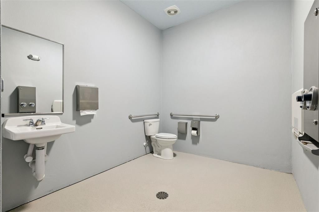 For Sale: $325,990 (4 beds, 2 baths, 1758 Square Feet)