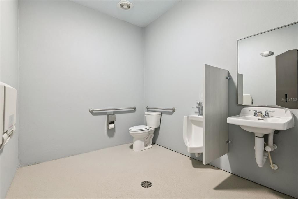 For Sale: $325,990 (4 beds, 2 baths, 1758 Square Feet)