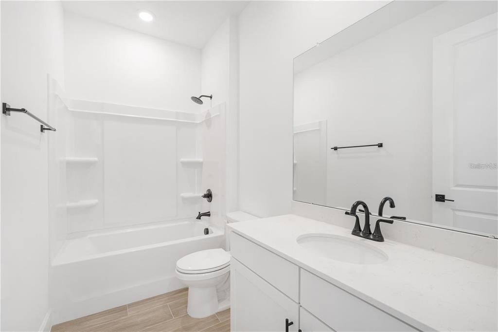 На продажу: $419,999 (4 спален, 3 ванн, 2080 Квадратных фут)
