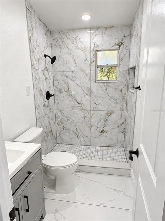 For Sale: $257,900 (3 beds, 1 baths, 864 Square Feet)
