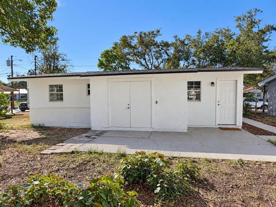 For Sale: $257,900 (3 beds, 1 baths, 864 Square Feet)