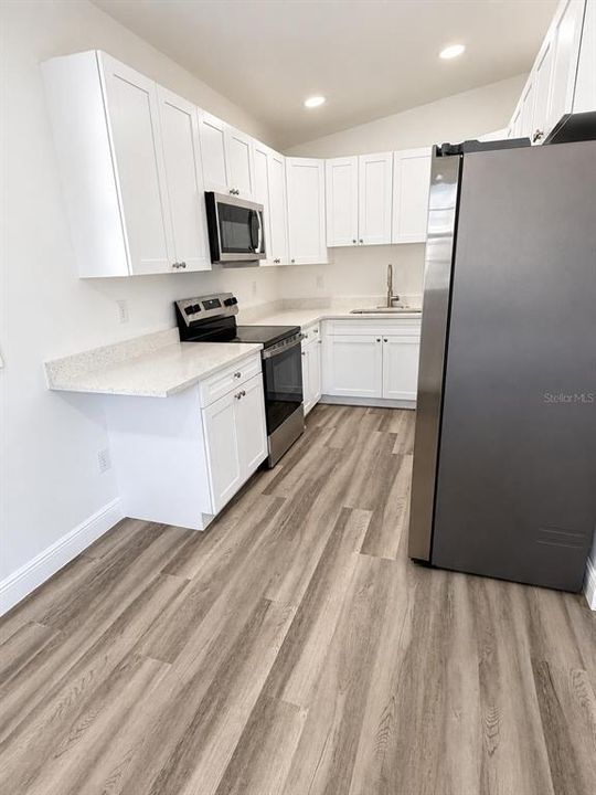 For Sale: $257,900 (3 beds, 1 baths, 864 Square Feet)