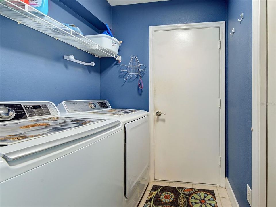 En Venta: $350,000 (2 camas, 2 baños, 1402 Pies cuadrados)