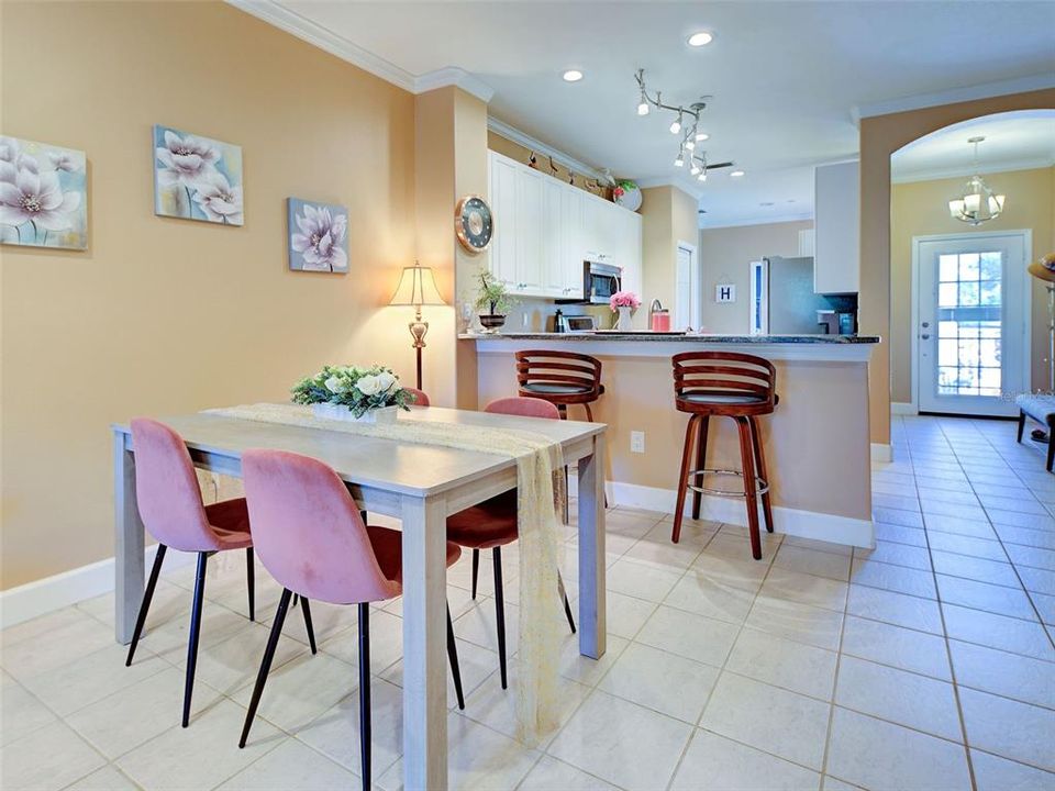 En Venta: $350,000 (2 camas, 2 baños, 1402 Pies cuadrados)