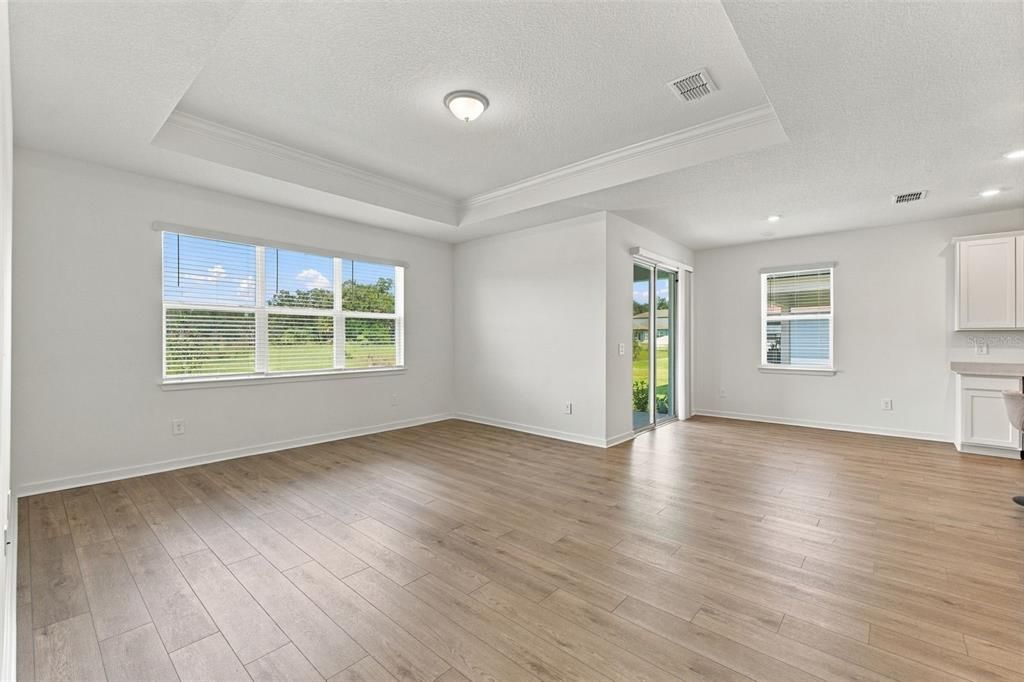 На продажу: $399,000 (4 спален, 2 ванн, 1849 Квадратных фут)