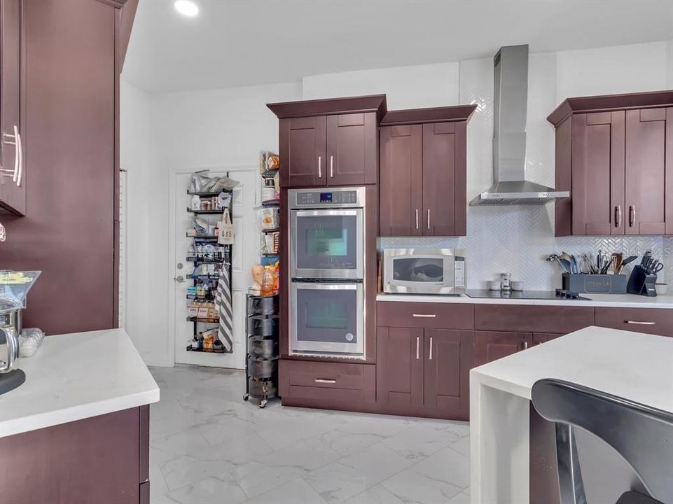 На продажу: $895,000 (3 спален, 3 ванн, 2345 Квадратных фут)