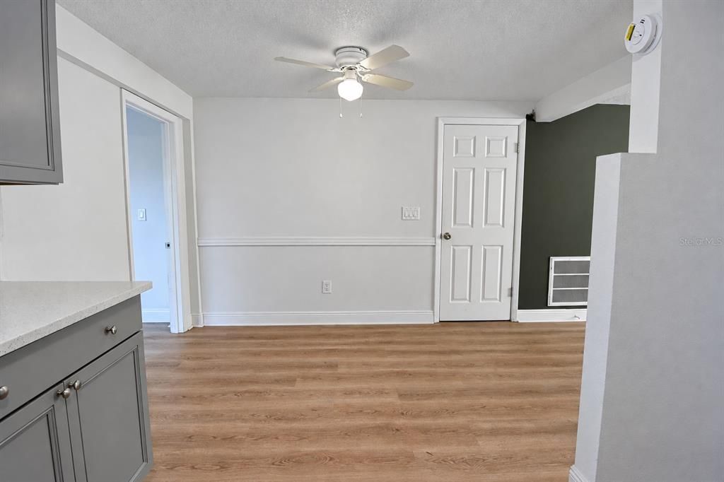 For Sale: $160,000 (3 beds, 1 baths, 1008 Square Feet)