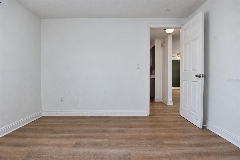For Sale: $160,000 (3 beds, 1 baths, 1008 Square Feet)