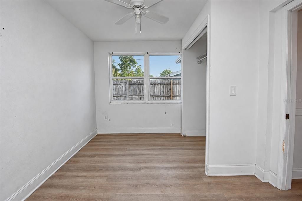 For Sale: $160,000 (3 beds, 1 baths, 1008 Square Feet)