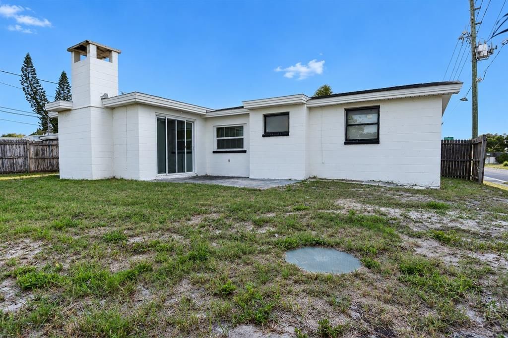 For Sale: $160,000 (3 beds, 1 baths, 1008 Square Feet)