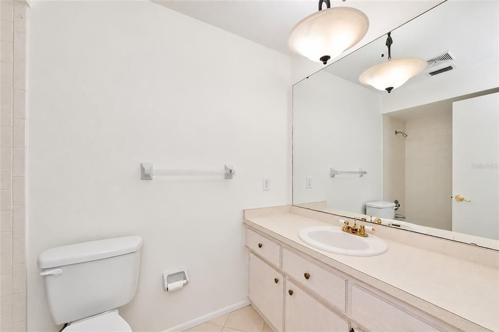 En Venta: $275,000 (2 camas, 2 baños, 1193 Pies cuadrados)