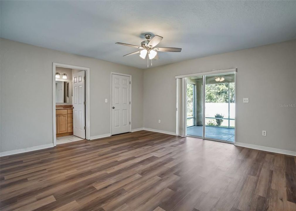 For Sale: $229,000 (3 beds, 2 baths, 1569 Square Feet)