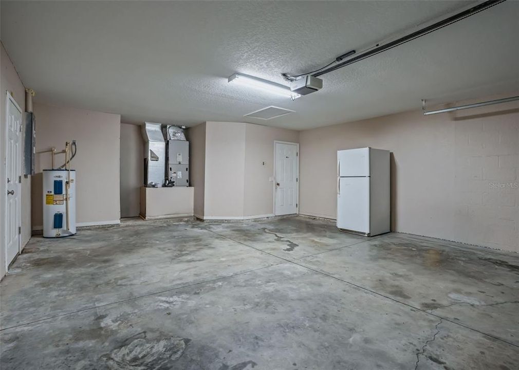 For Sale: $229,000 (3 beds, 2 baths, 1569 Square Feet)