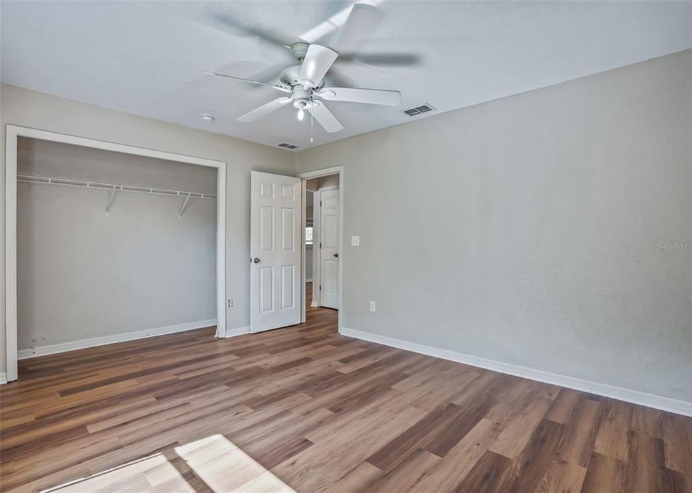 For Sale: $229,000 (3 beds, 2 baths, 1569 Square Feet)