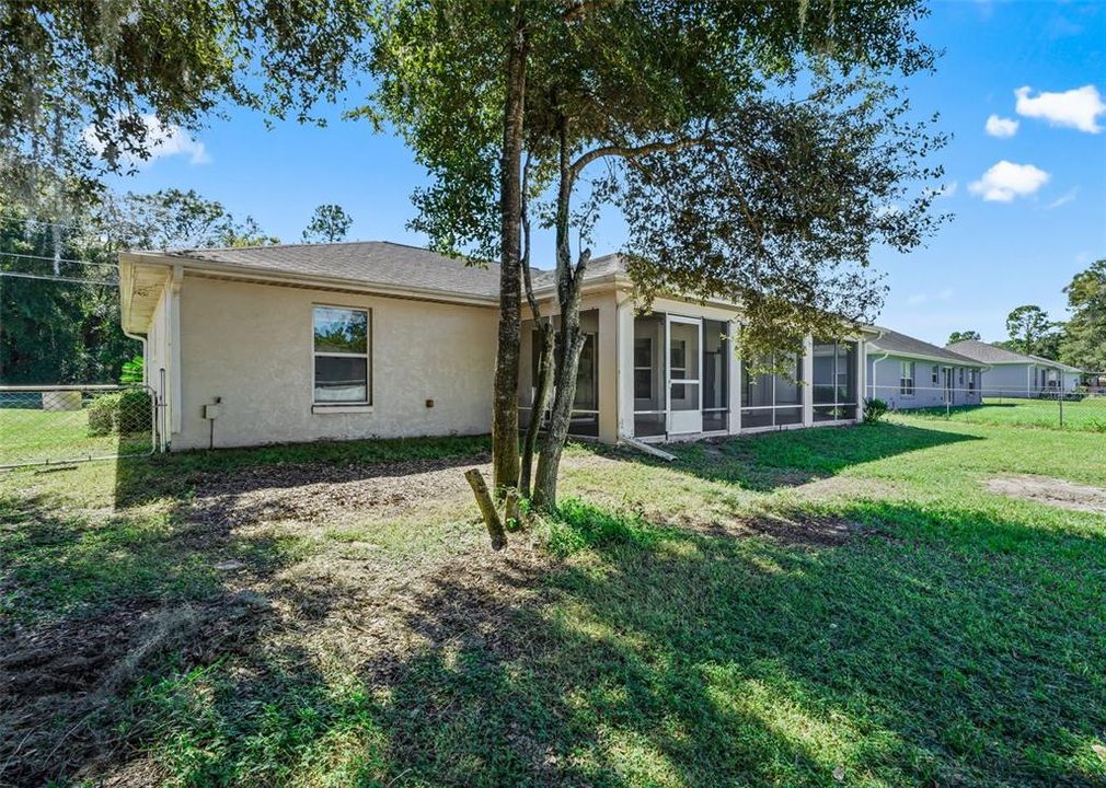 For Sale: $229,000 (3 beds, 2 baths, 1569 Square Feet)