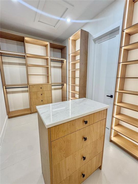 На продажу: $1,099,000 (4 спален, 3 ванн, 2306 Квадратных фут)