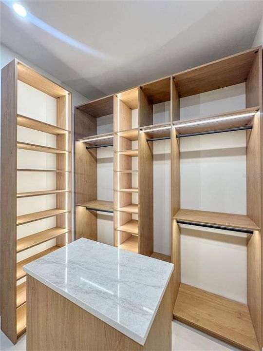 На продажу: $1,099,000 (4 спален, 3 ванн, 2306 Квадратных фут)