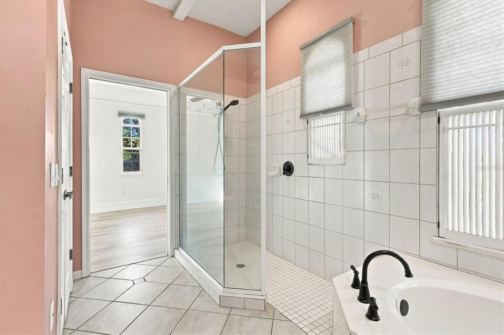 En Venta: $574,900 (3 camas, 3 baños, 2096 Pies cuadrados)