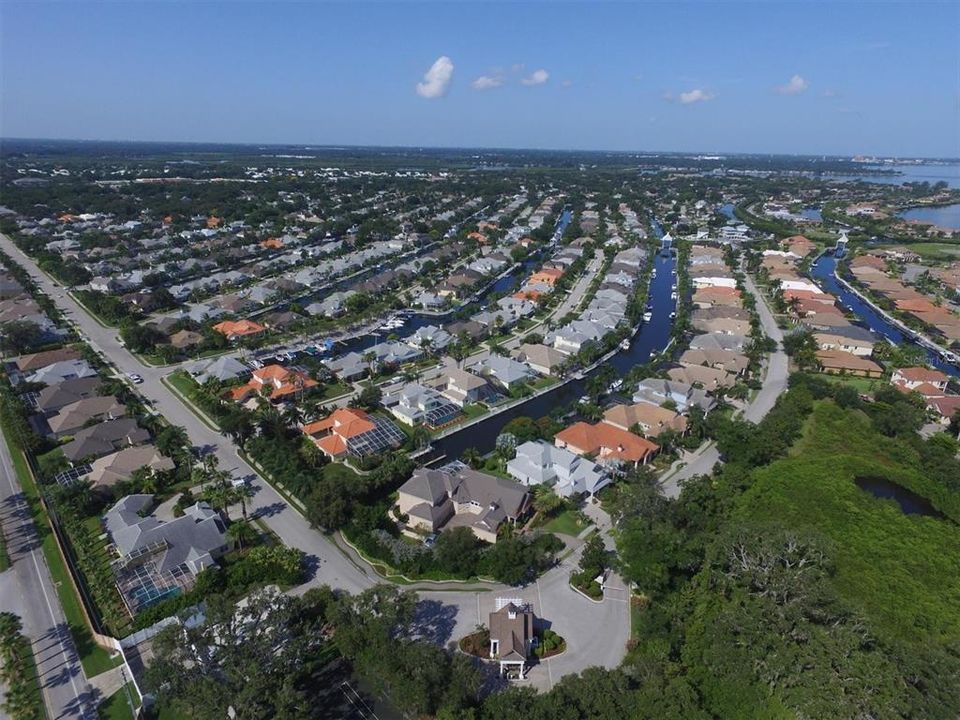 En Venta: $574,900 (3 camas, 3 baños, 2096 Pies cuadrados)