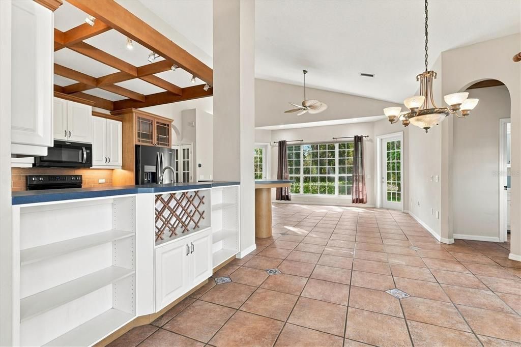 En Venta: $574,900 (3 camas, 3 baños, 2096 Pies cuadrados)
