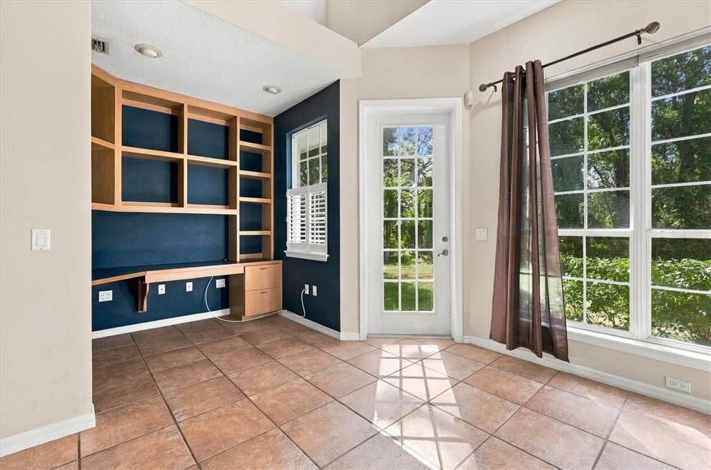 En Venta: $574,900 (3 camas, 3 baños, 2096 Pies cuadrados)