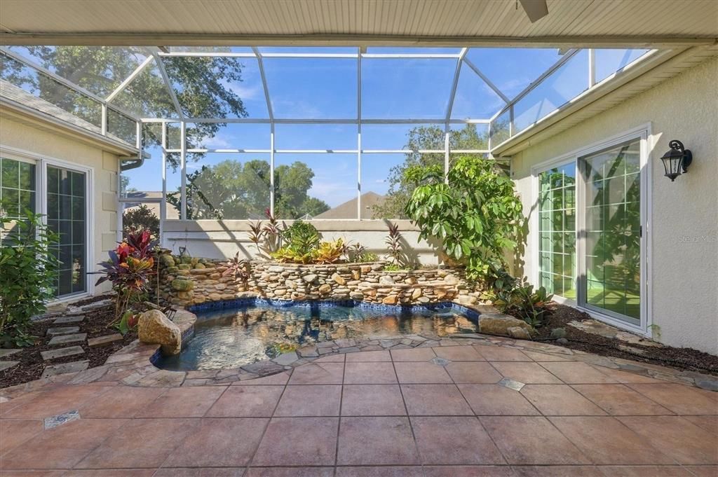 En Venta: $574,900 (3 camas, 3 baños, 2096 Pies cuadrados)