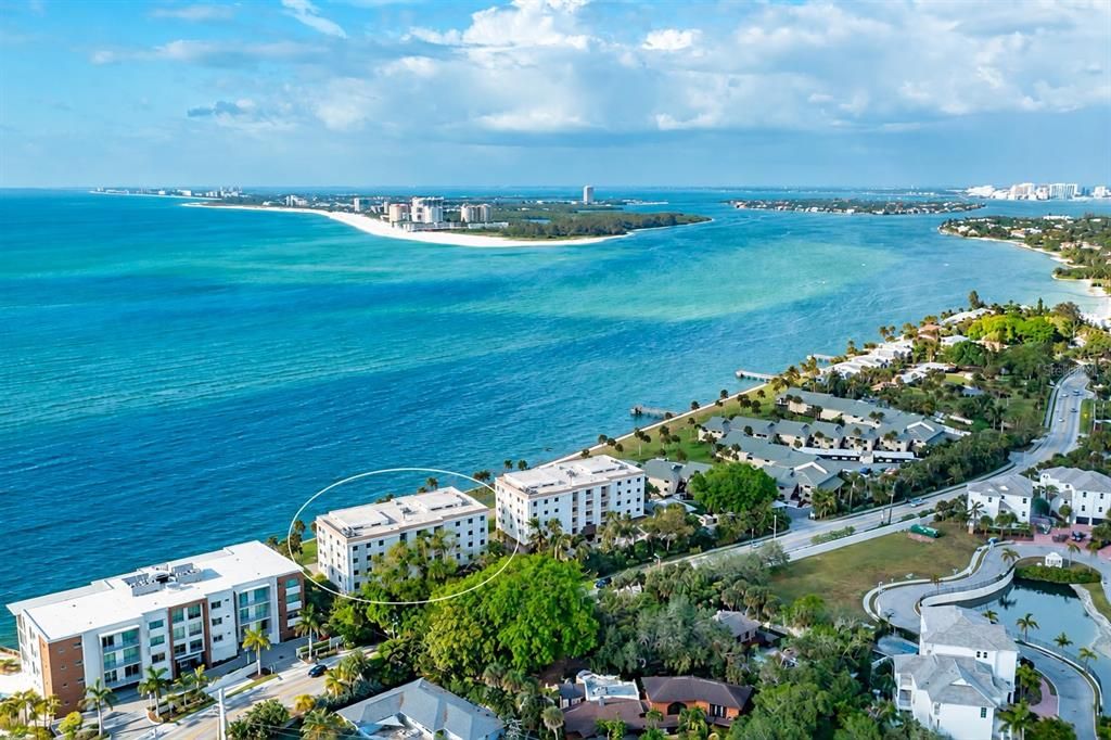 На продажу: $1,359,000 (2 спален, 2 ванн, 1626 Квадратных фут)
