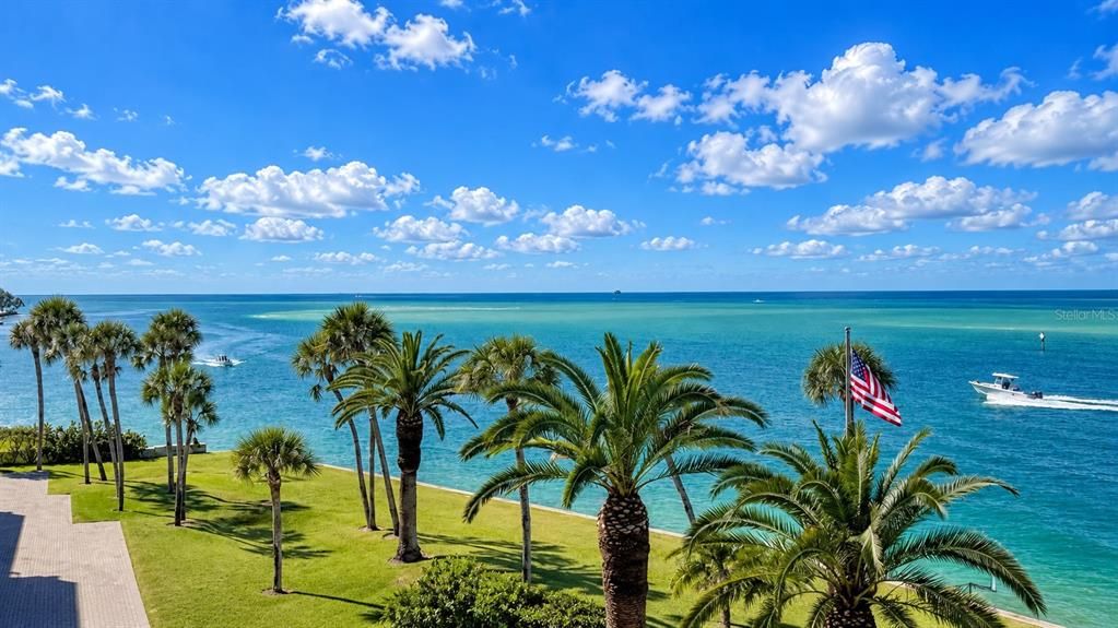 На продажу: $1,359,000 (2 спален, 2 ванн, 1626 Квадратных фут)