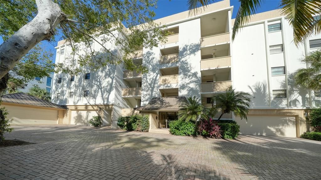 На продажу: $1,359,000 (2 спален, 2 ванн, 1626 Квадратных фут)